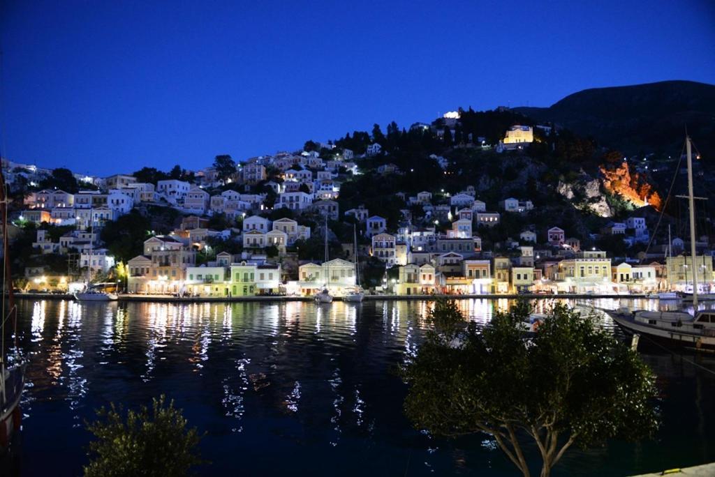Symi Blue Port Apartment Экстерьер фото