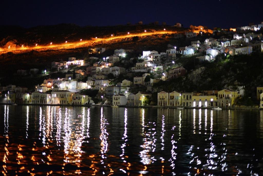 Symi Blue Port Apartment Экстерьер фото